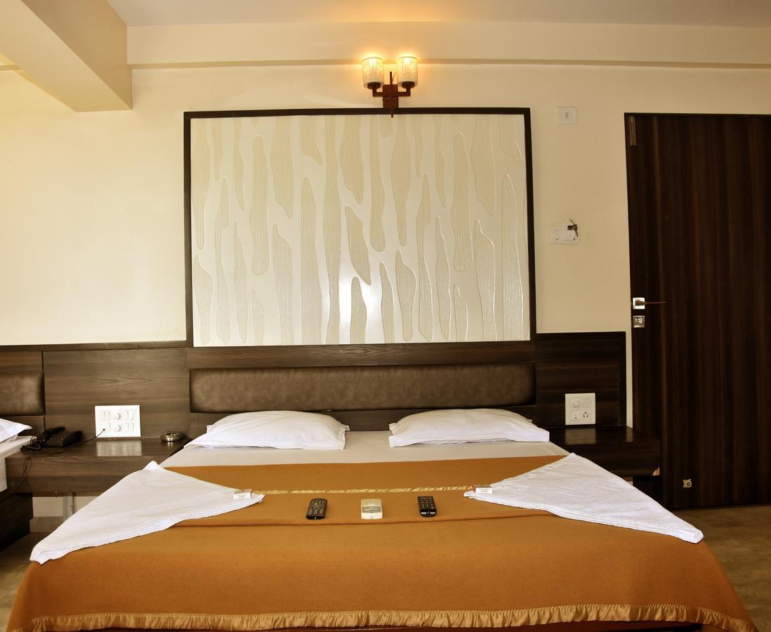 Hotel Sai Suraj Park Shirdi Exterior photo