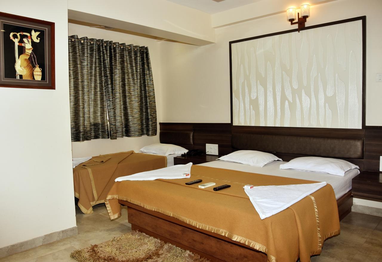 Hotel Sai Suraj Park Shirdi Exterior photo