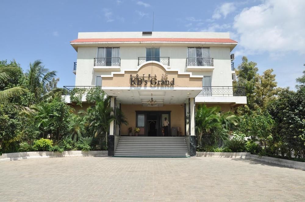 Hotel Sai Suraj Park Shirdi Exterior photo